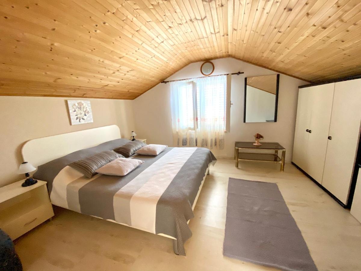 Apartment Kurelic Rab Kampor